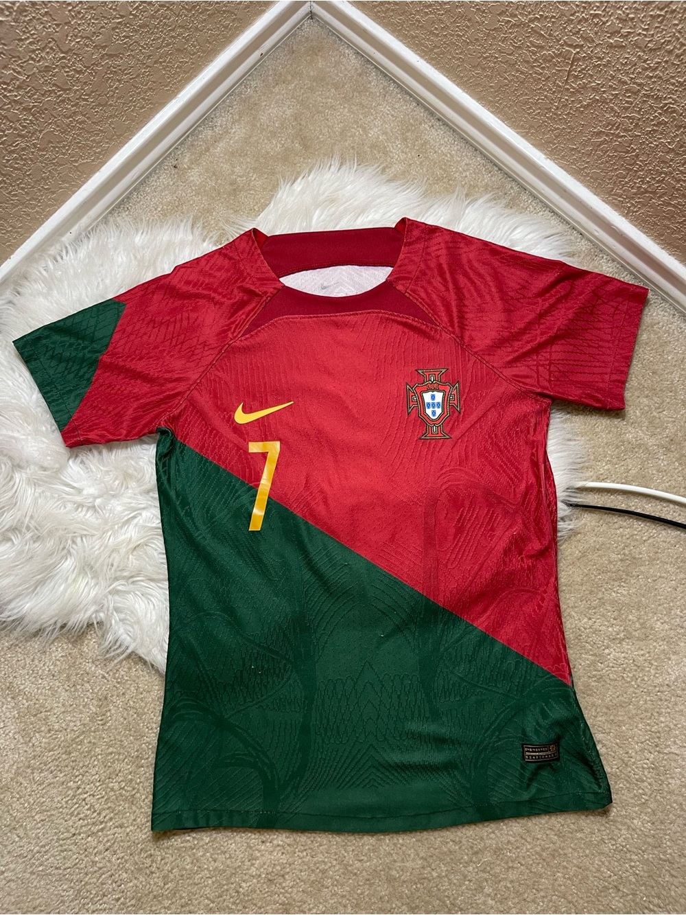 Nike Portugal Ronaldo #7 Dri-FIT Slim Player Version Home Jersey 2022-23 Men’s S - Picture 1 of 8